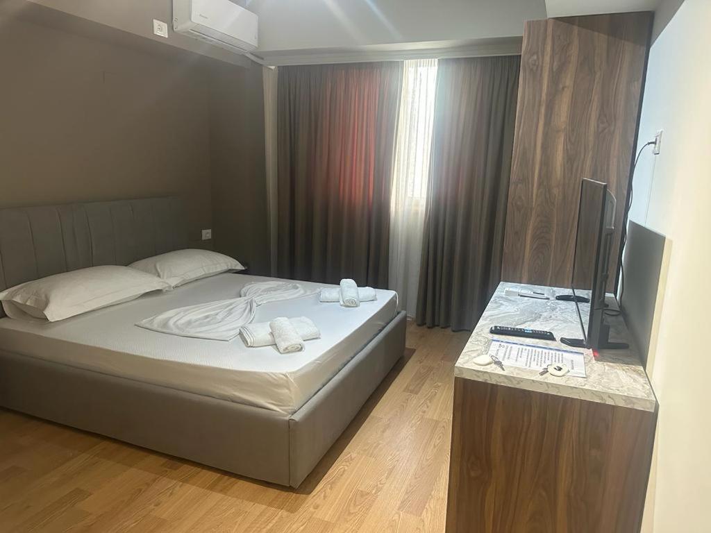Hotel Her Vlore Ngoại thất bức ảnh
