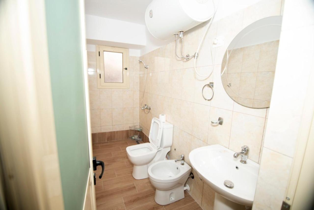 Hotel Her Vlore Ngoại thất bức ảnh