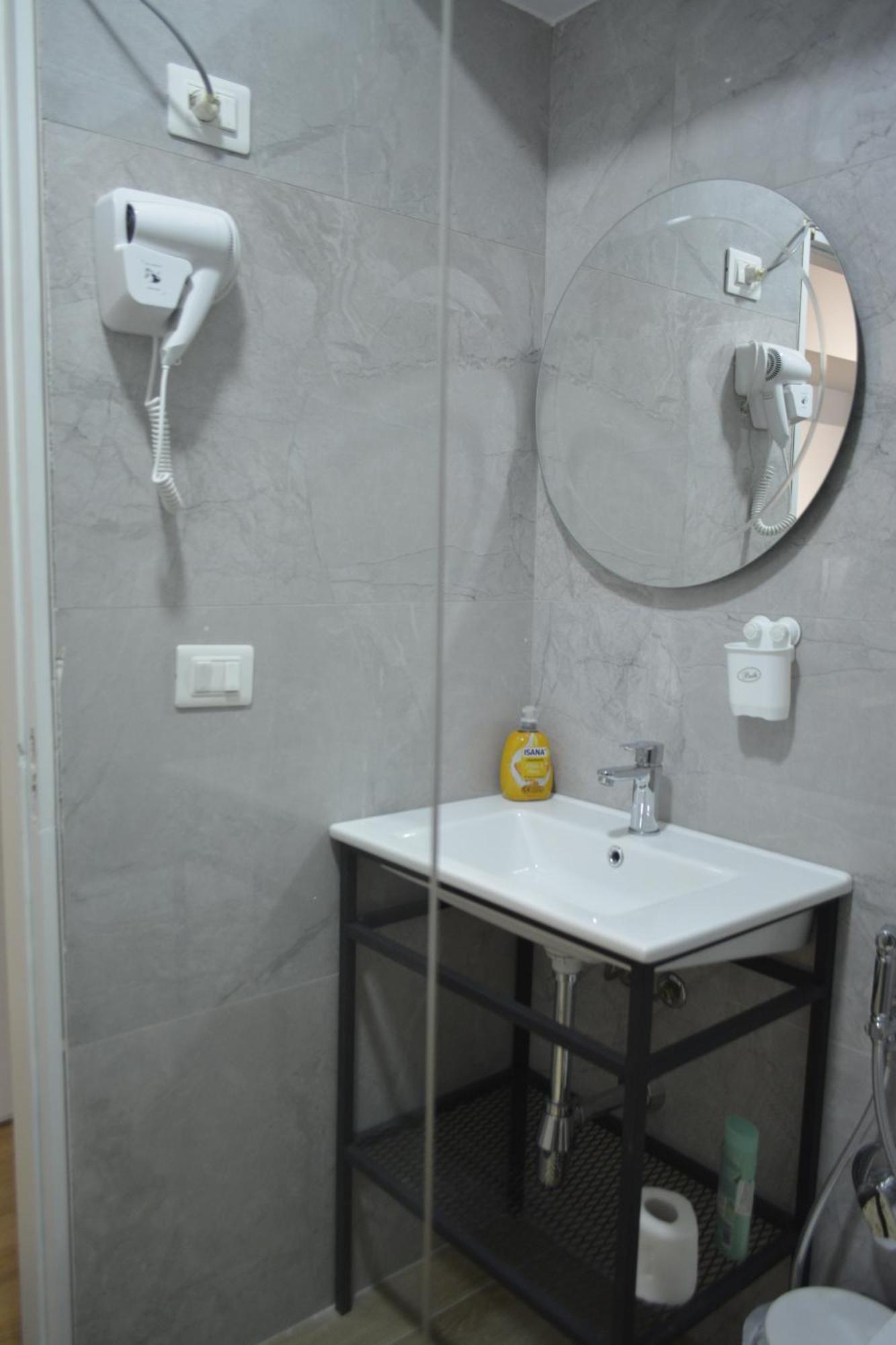 Hotel Her Vlore Ngoại thất bức ảnh