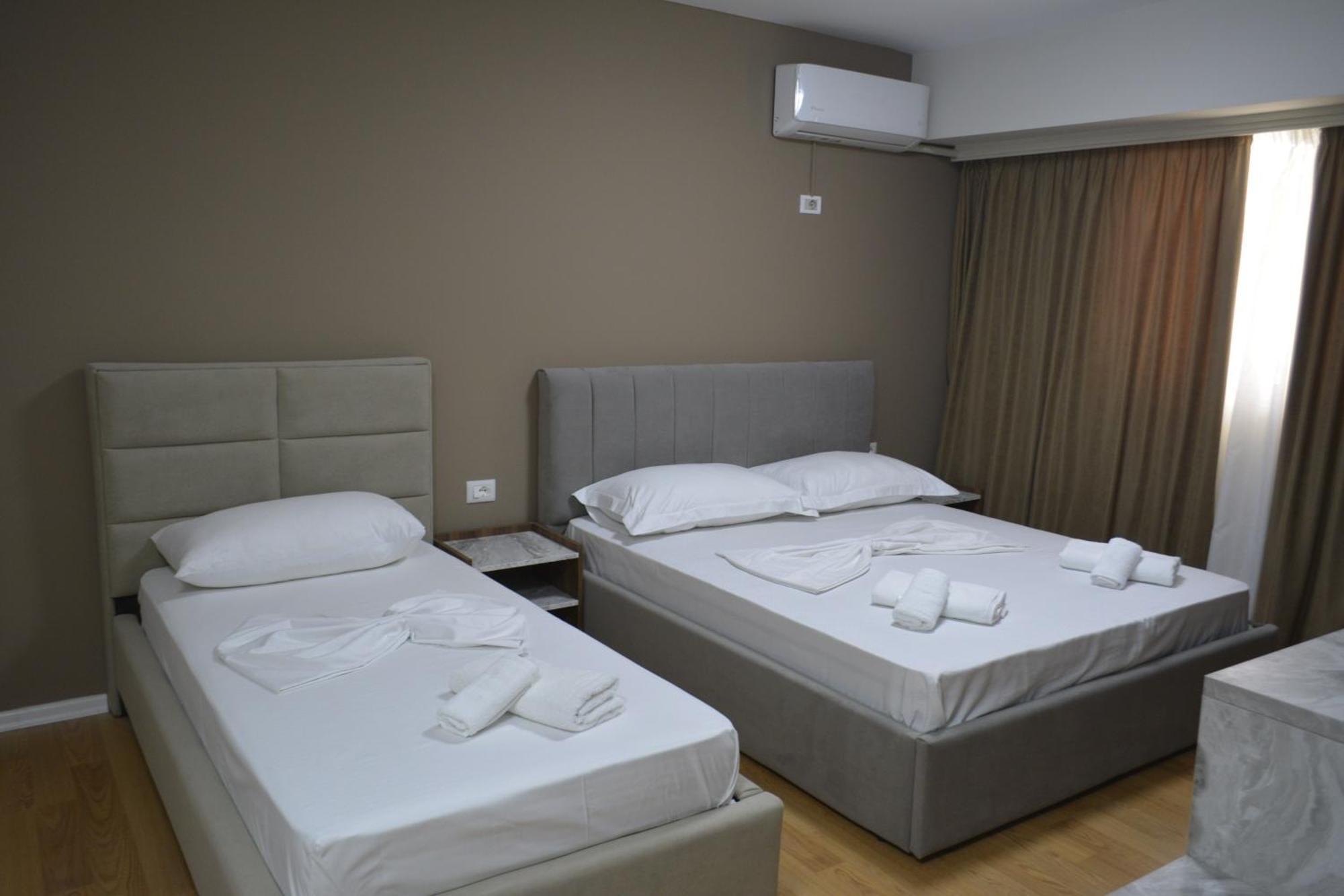 Hotel Her Vlore Ngoại thất bức ảnh