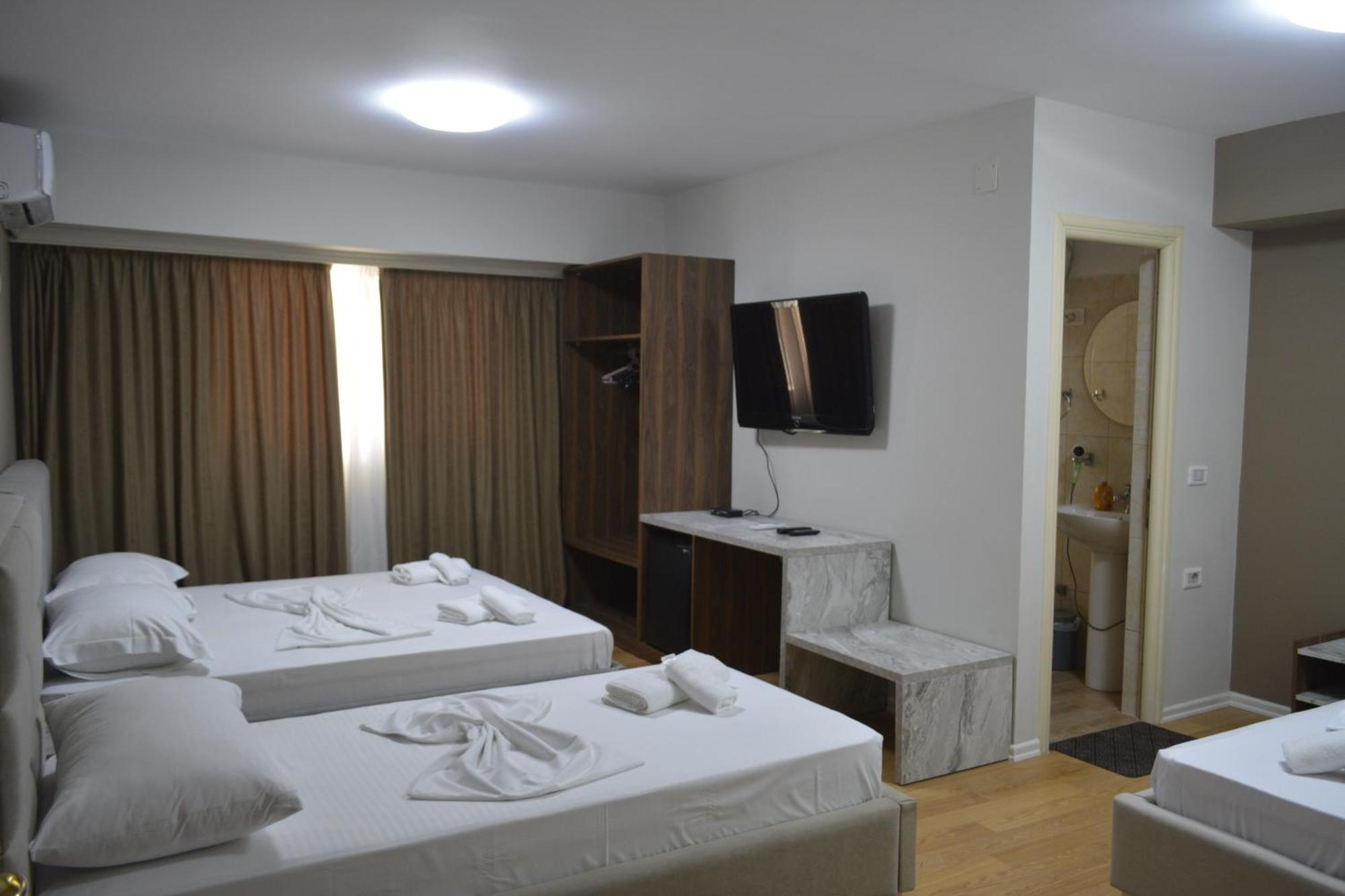 Hotel Her Vlore Ngoại thất bức ảnh