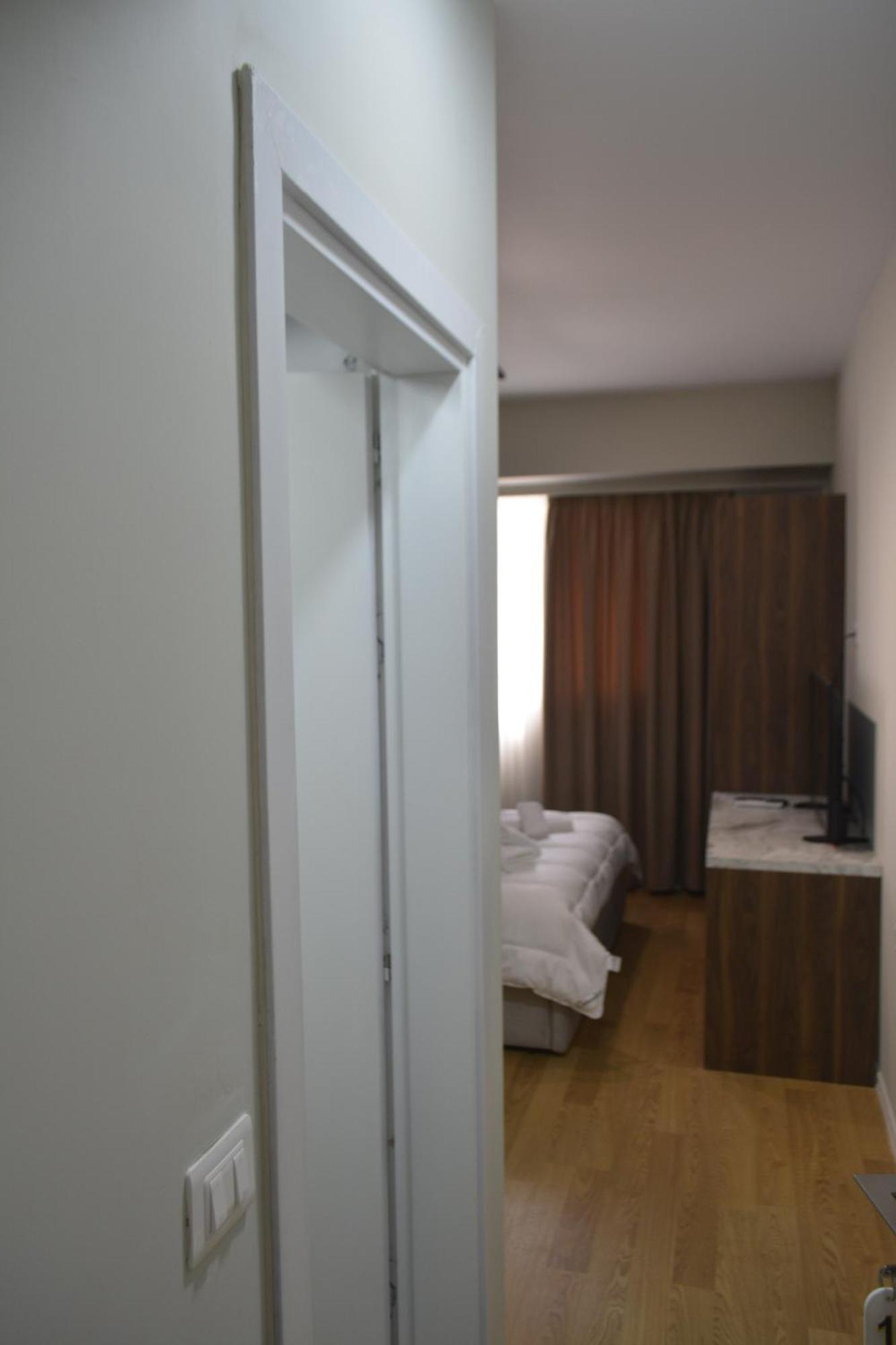 Hotel Her Vlore Ngoại thất bức ảnh