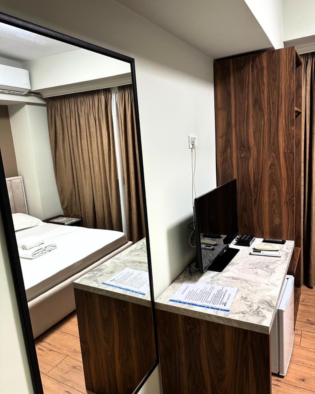 Hotel Her Vlore Ngoại thất bức ảnh