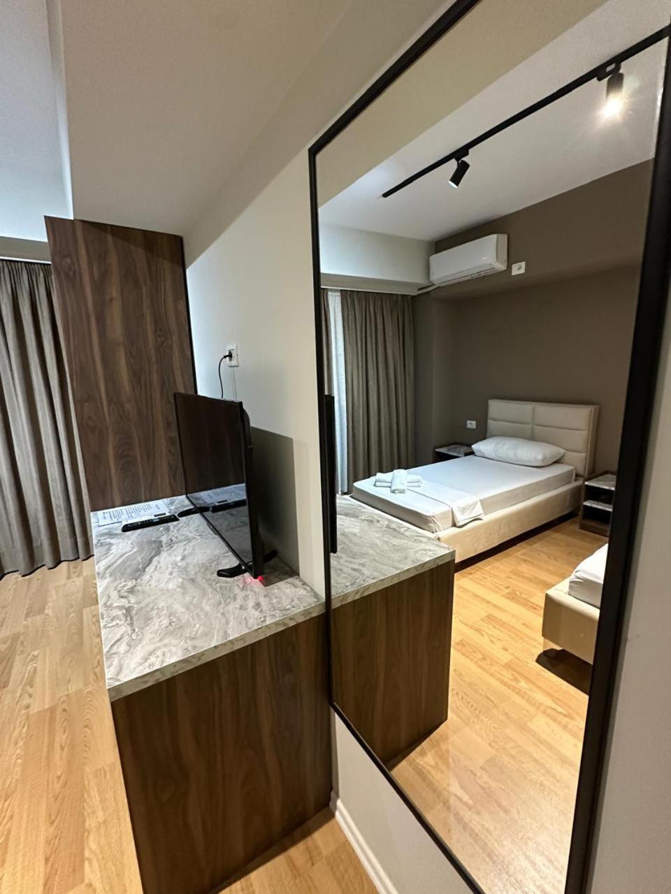 Hotel Her Vlore Ngoại thất bức ảnh
