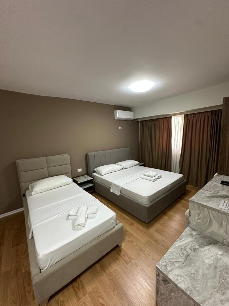 Hotel Her Vlore Ngoại thất bức ảnh