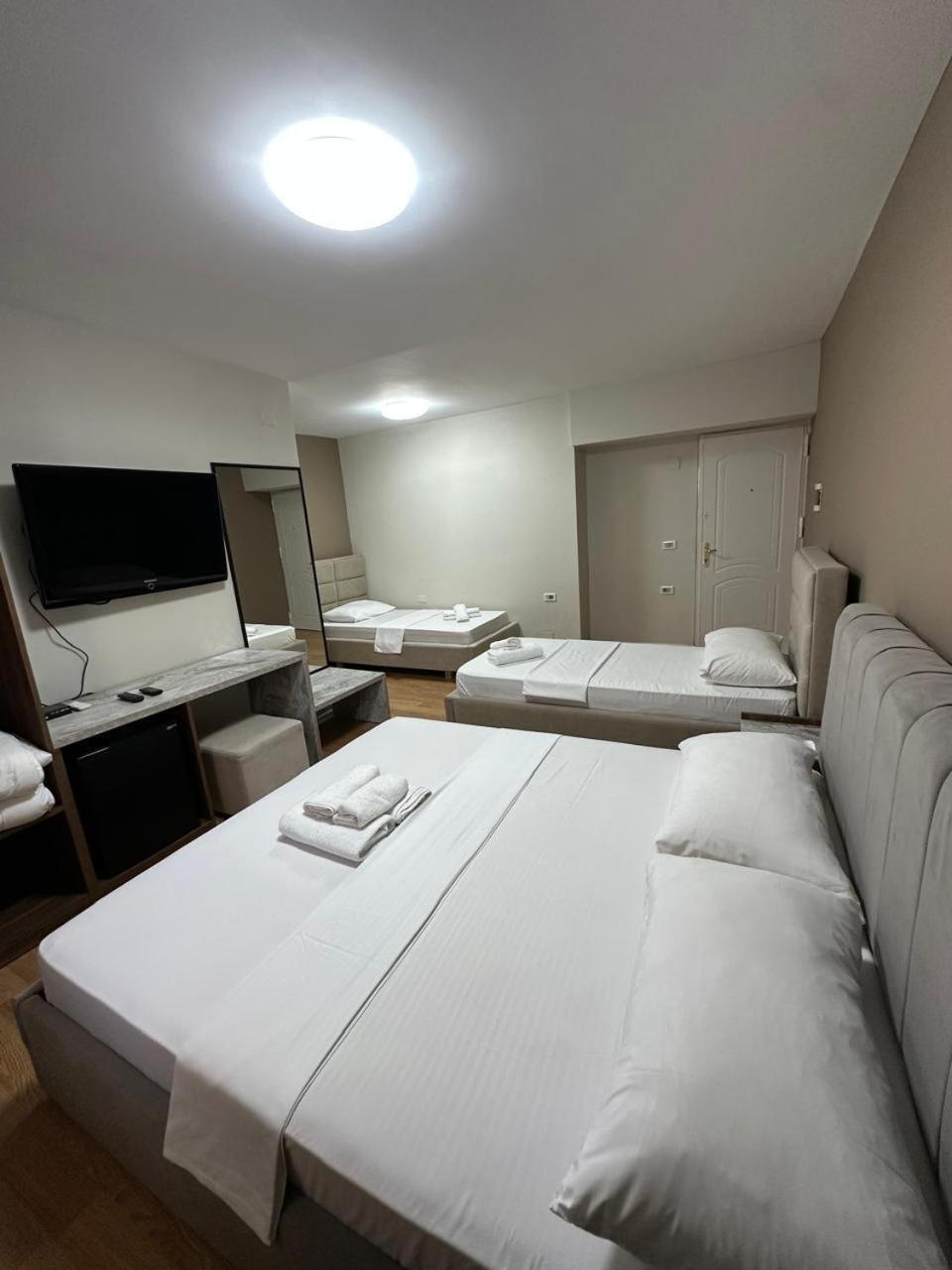 Hotel Her Vlore Ngoại thất bức ảnh