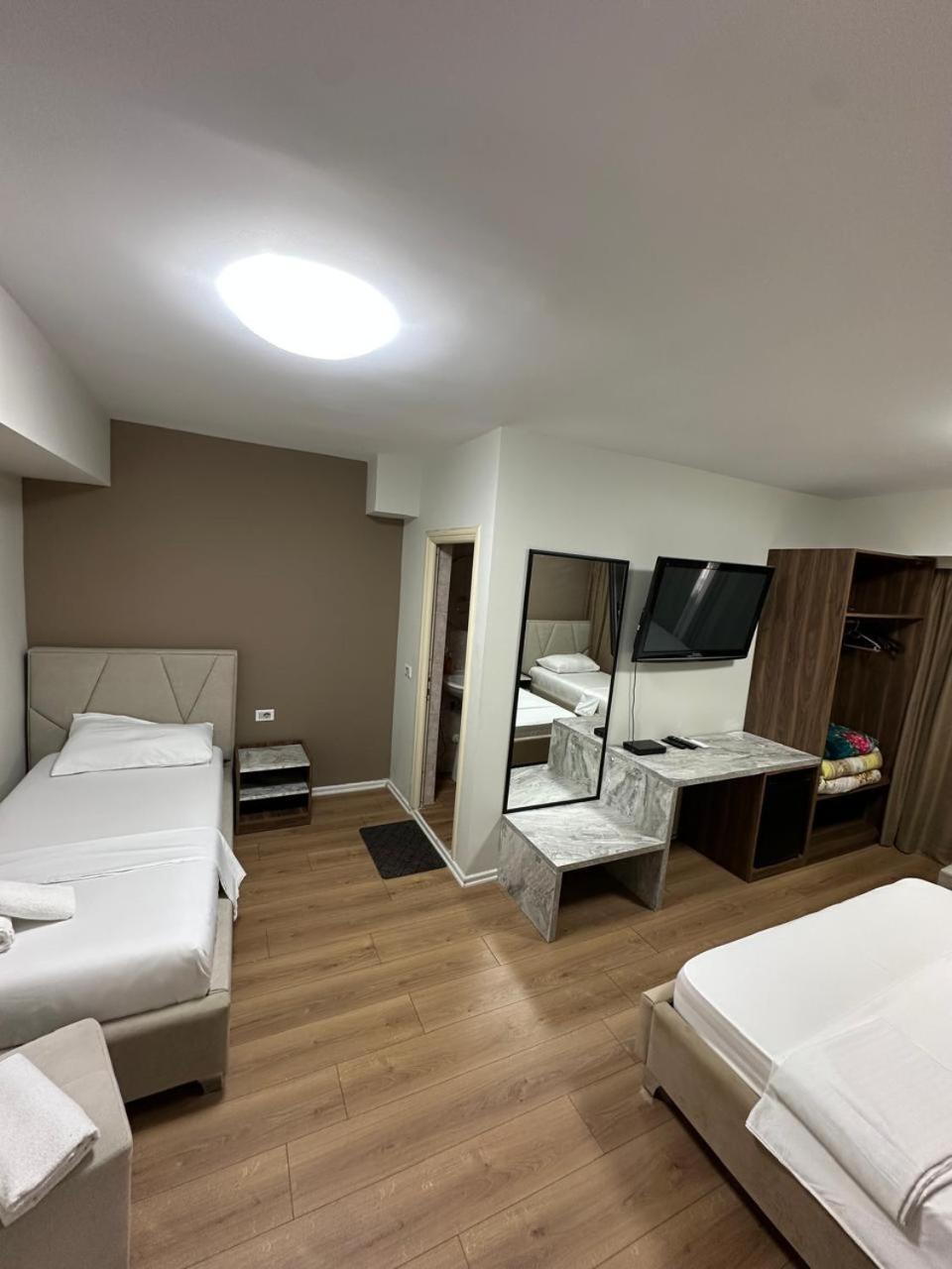 Hotel Her Vlore Ngoại thất bức ảnh